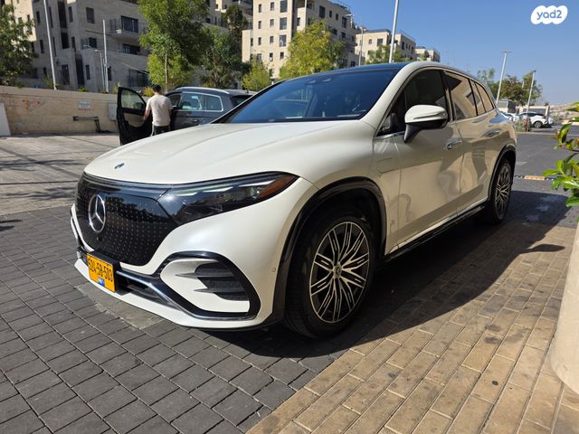 מודעת רכב מרצדס-בנץ EQS SUV