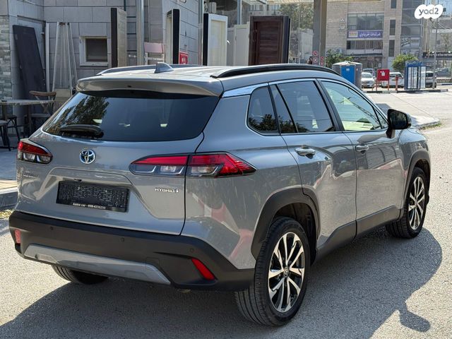 טויוטה קורולה קרוס