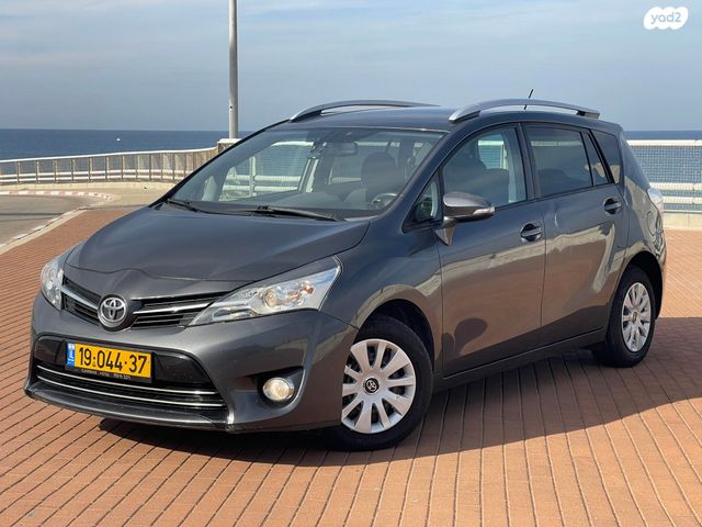 מודעת רכב טויוטה ורסו