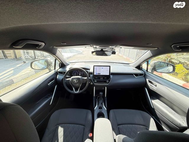 טויוטה קורולה קרוס