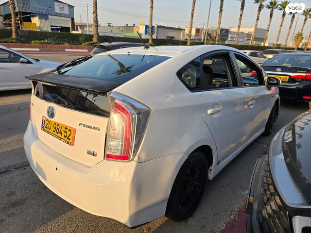 טויוטה פריוס