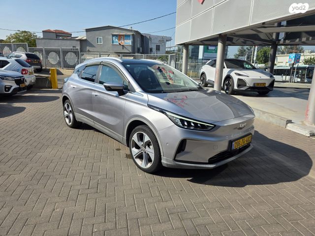 מודעת רכב ג׳ילי Geometry C