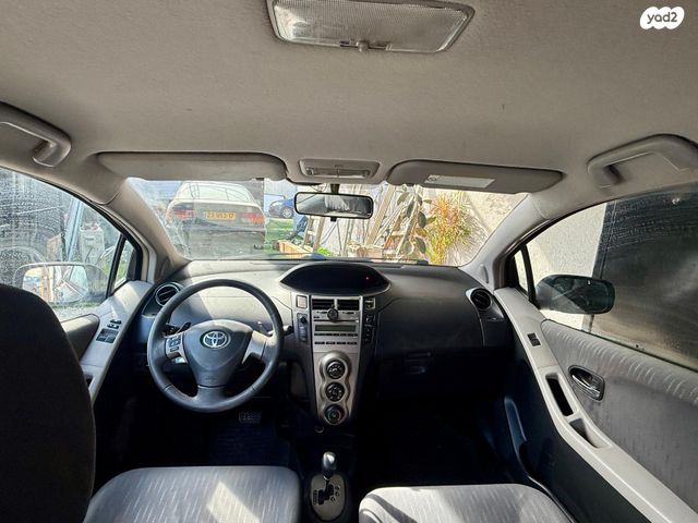 טויוטה יאריס