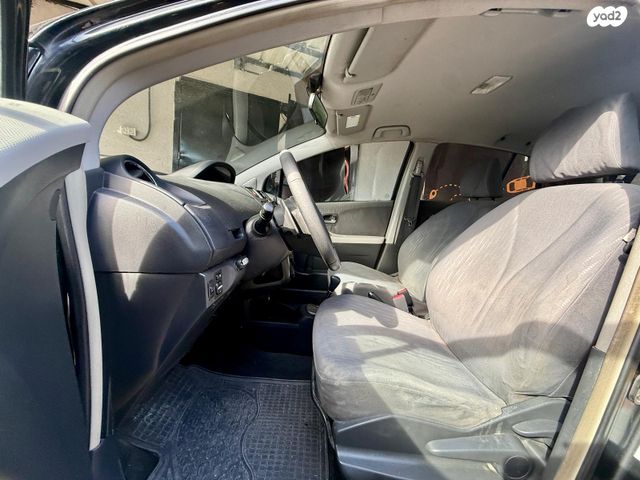 טויוטה יאריס