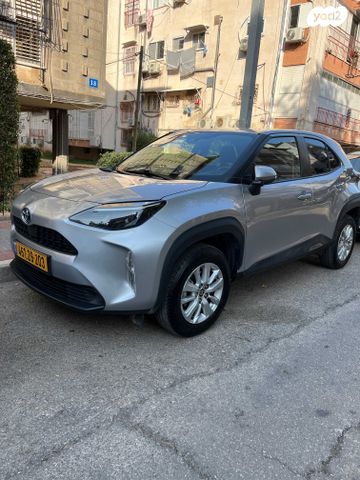 מודעת רכב טויוטה יאריס קרוס