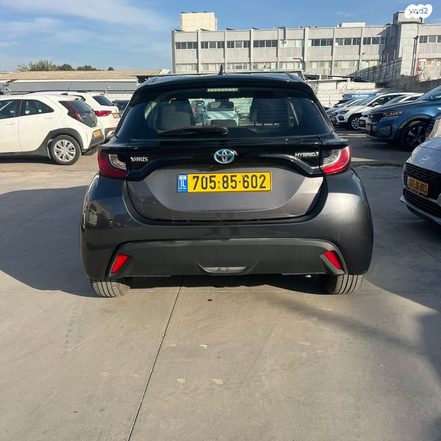 טויוטה יאריס