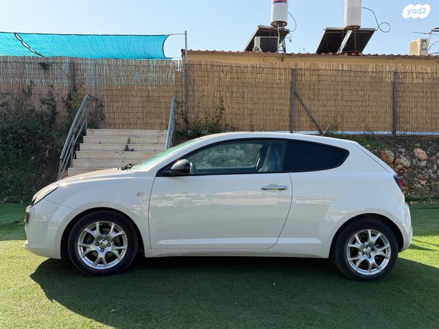 מודעת רכב אלפא רומיאו מיטו