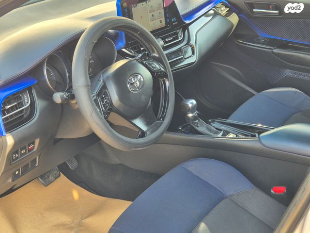 טויוטה C-HR