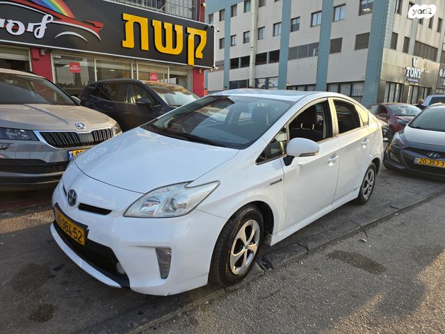 טויוטה פריוס