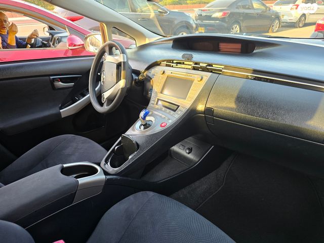 טויוטה פריוס