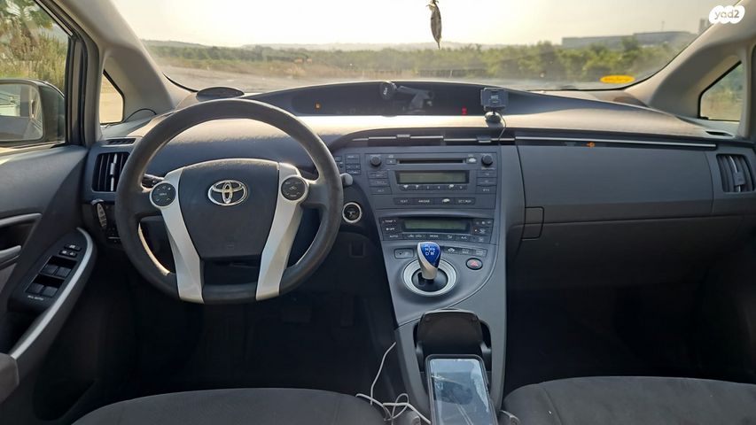 מודעת רכב טויוטה פריוס 1