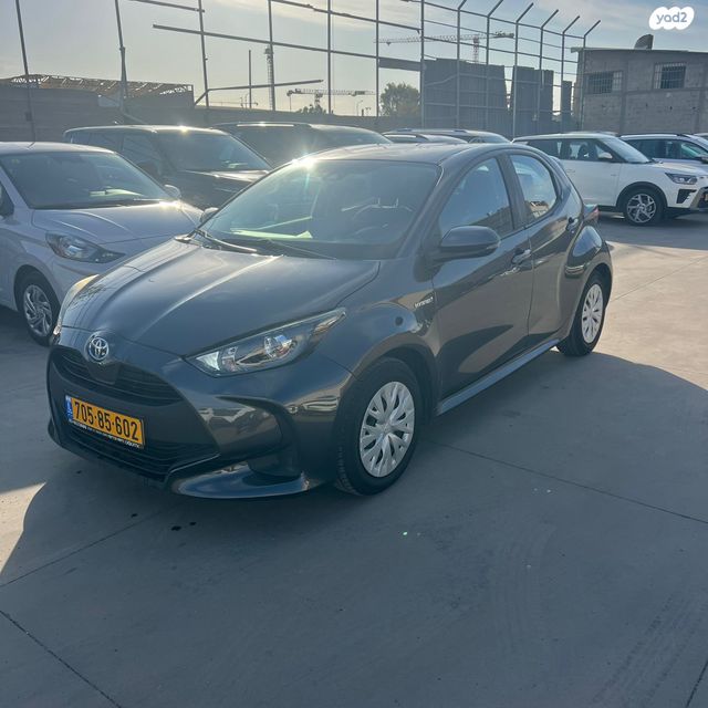 טויוטה יאריס