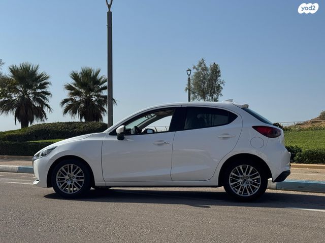 מודעת רכב מאזדה 2