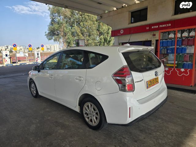 טויוטה פריוס פלוס