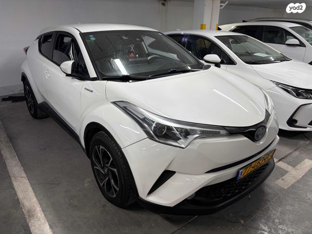 מודעת רכב טויוטה C-HR