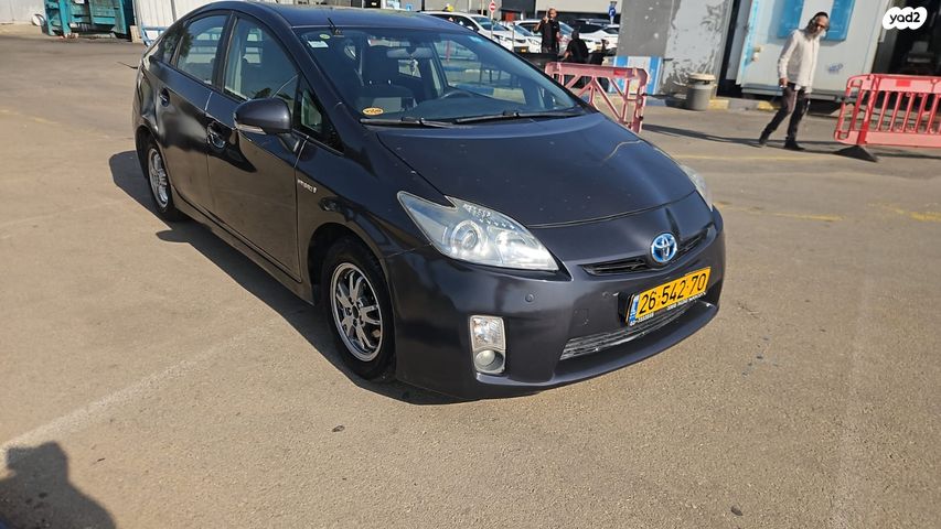 מודעת רכב טויוטה פריוס 2