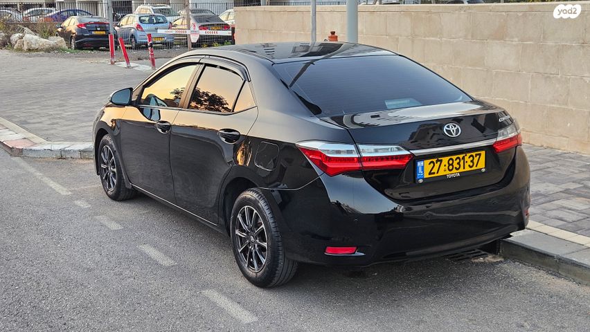 טויוטה קורולה