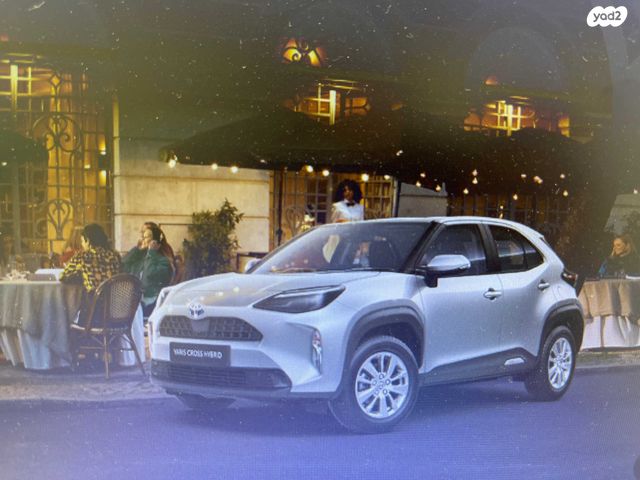 מודעת רכב טויוטה יאריס קרוס