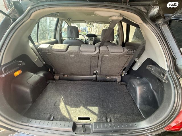 טויוטה יאריס