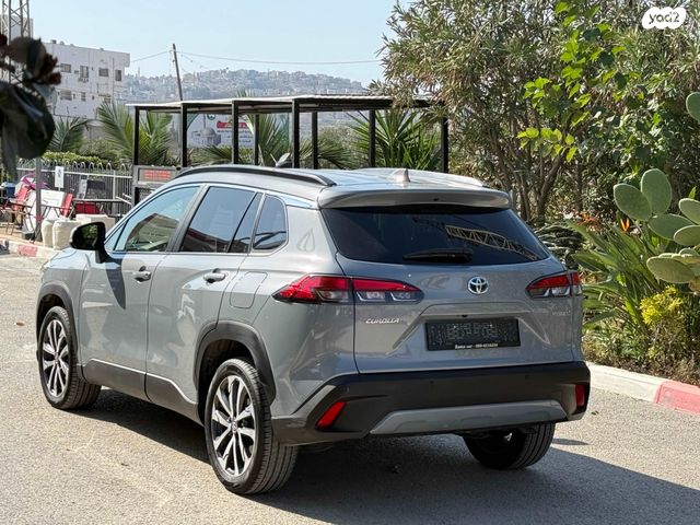 טויוטה קורולה קרוס