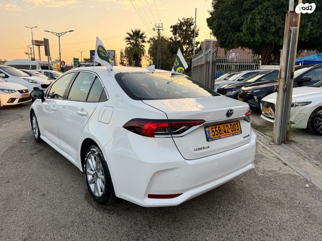 טויוטה קורולה