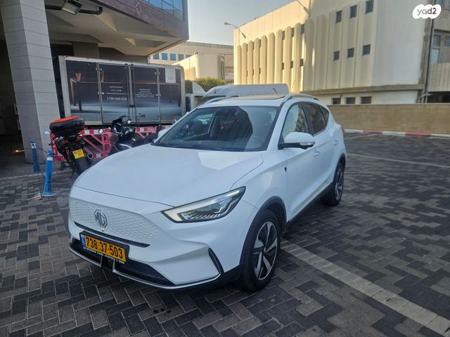 מודעת רכב אם ג'י ZS