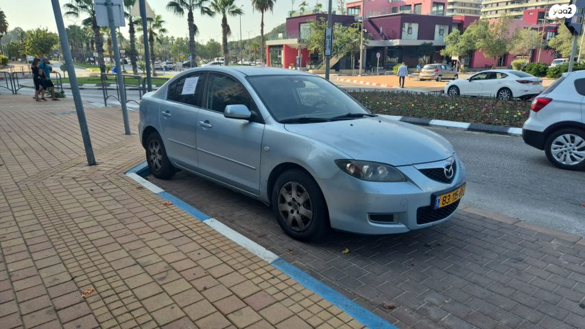 מודעת רכב מאזדה 3