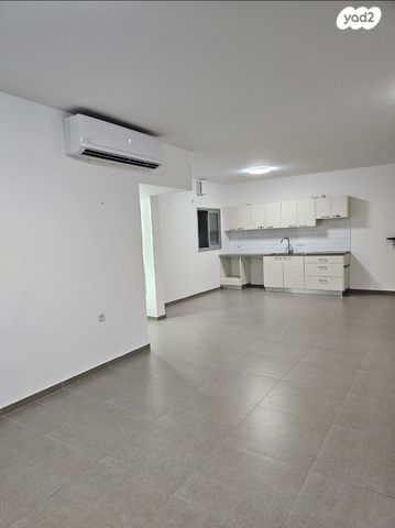 דירה, נעמי שמר 4, נאות אפק, אפקה, קרית ביאליק