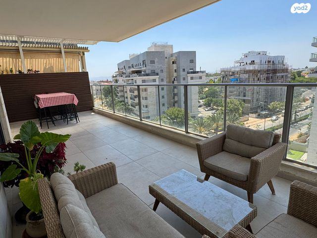 גג/ פנטהאוז, שדרות יצחק רבין 13, רמת אמיר, קדימה צורן