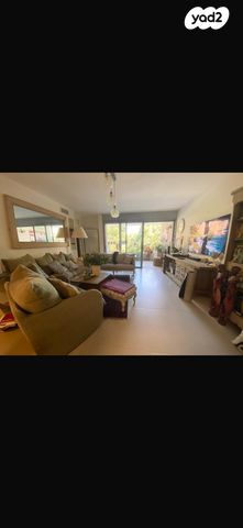 דירה, הרב אוורבוך 9, הדר, רמת השרון