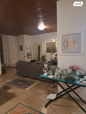 דירה, שלום עליכם 33, הצפון הישן - דרום, תל אביב יפו