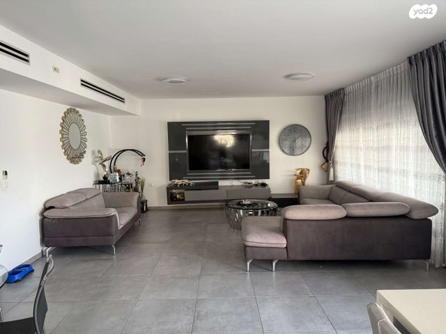 גג/ פנטהאוז, הנרייטה סאלד 8, כרמי גת, קרית גת