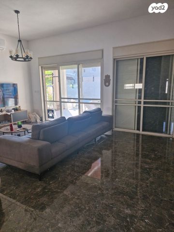 בית פרטי/ קוטג', סמטת דקל דום 15, באר אורה, באר אורה