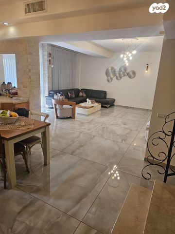 טשרניחובסקי 18