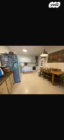 דירה, הרב אוורבוך 9, הדר, רמת השרון