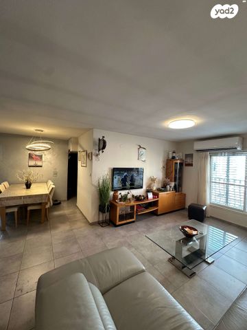 דירה, וייצמן 23, ליבת העיר, יהוד מונוסון