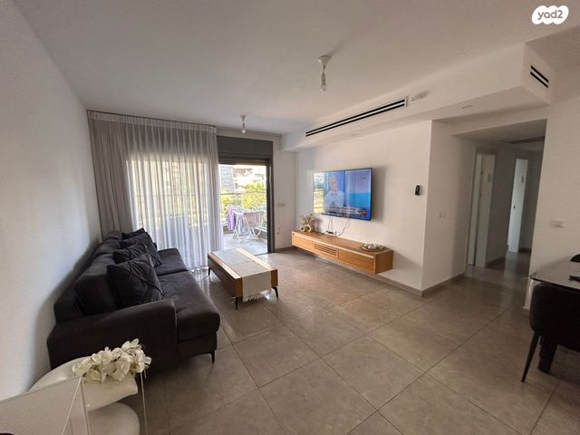 הנרייטה סאלד 65