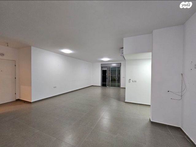 דירה, נעמי שמר 4, נאות אפק, אפקה, קרית ביאליק