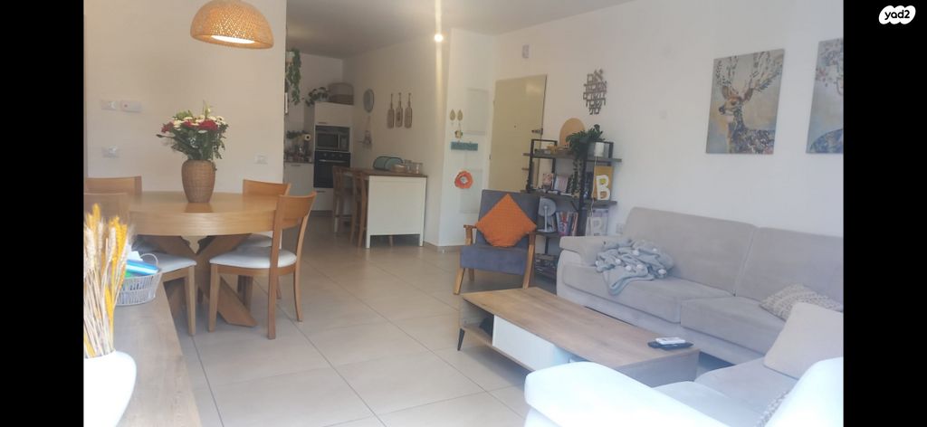 דירת גן, שוהם 96, אבני חן, חריש