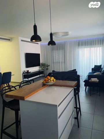 יעקב מרידור 12