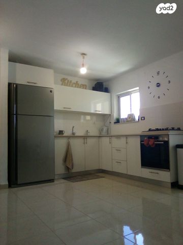 ז'בוטינסקי 28