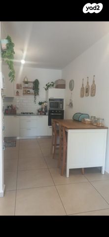 דירת גן, שוהם 96, אבני חן, חריש