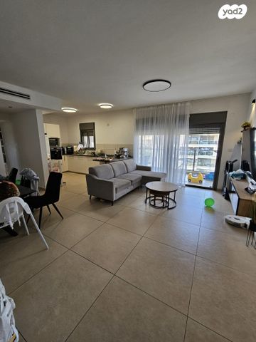 דירה, דרך השלום 180, רמת רבין מערב, כרמיאל