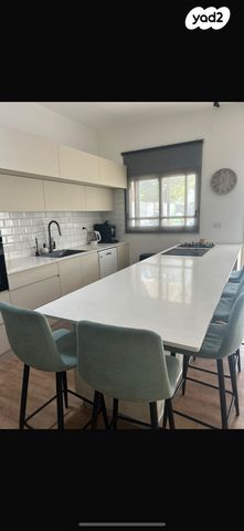 דו משפחתי, ברקת 68, אחוזת גדרה, גדרה