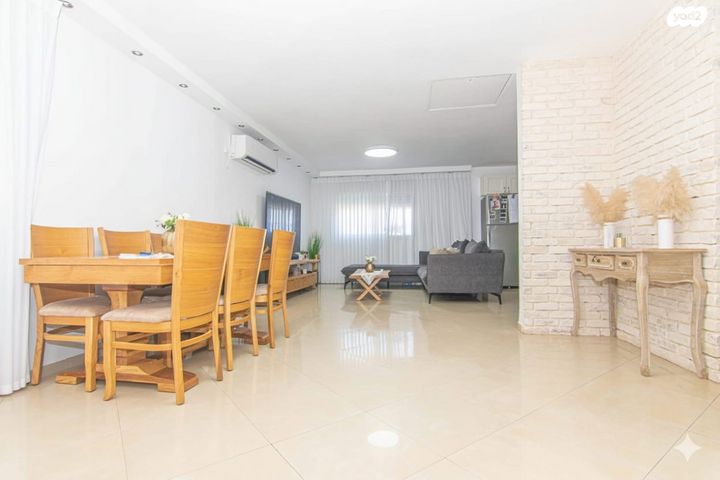 בית פרטי/ קוטג', הר אדמון 20, בימת תל חי / מורדות הרי נפתלי, קרית שמונה