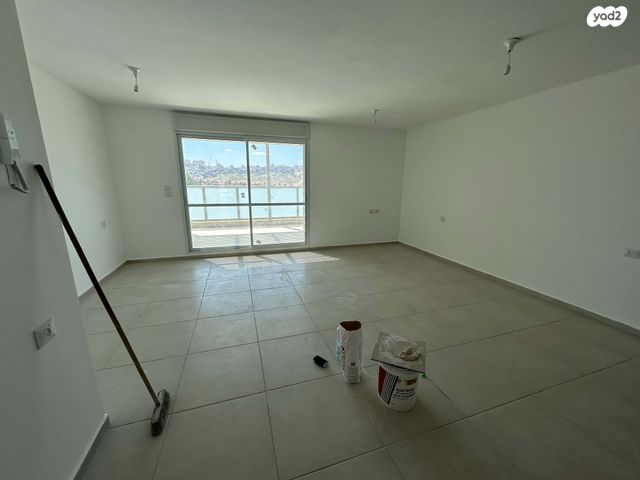 דירה, השופר 77, כלי שיר, מעלה אדומים