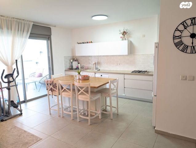 דירה, הנחשול 15, נאות רבין, יבנה