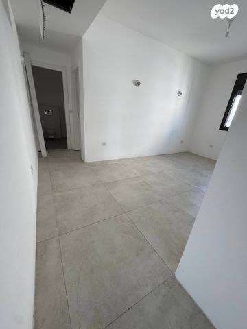 גג/ פנטהאוז, לוי אשכול 10, מורשת, מודיעין מכבים רעות