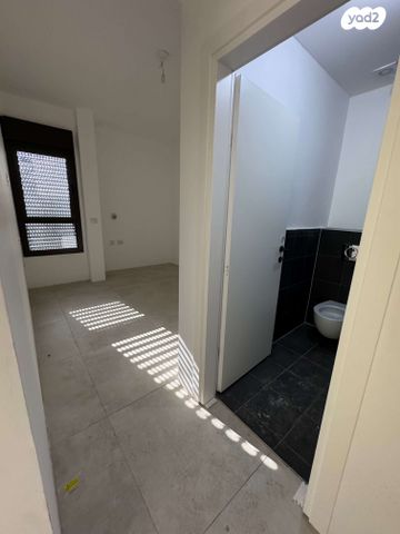 גג/ פנטהאוז, לוי אשכול 10, מורשת, מודיעין מכבים רעות