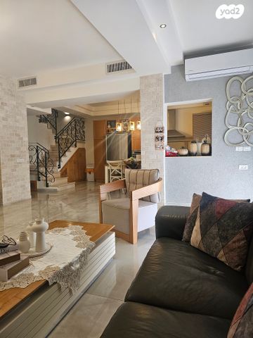 דופלקס, טשרניחובסקי 18, כרמל צרפתי, חיפה